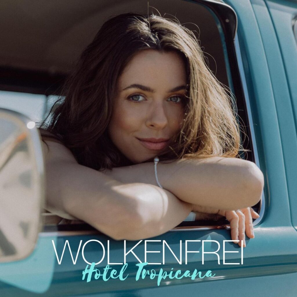 Wolkenfrei – Uns Gehört Die Welt